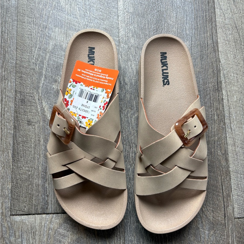 Muk Luks Women's STONE Criss-Cross Sandals